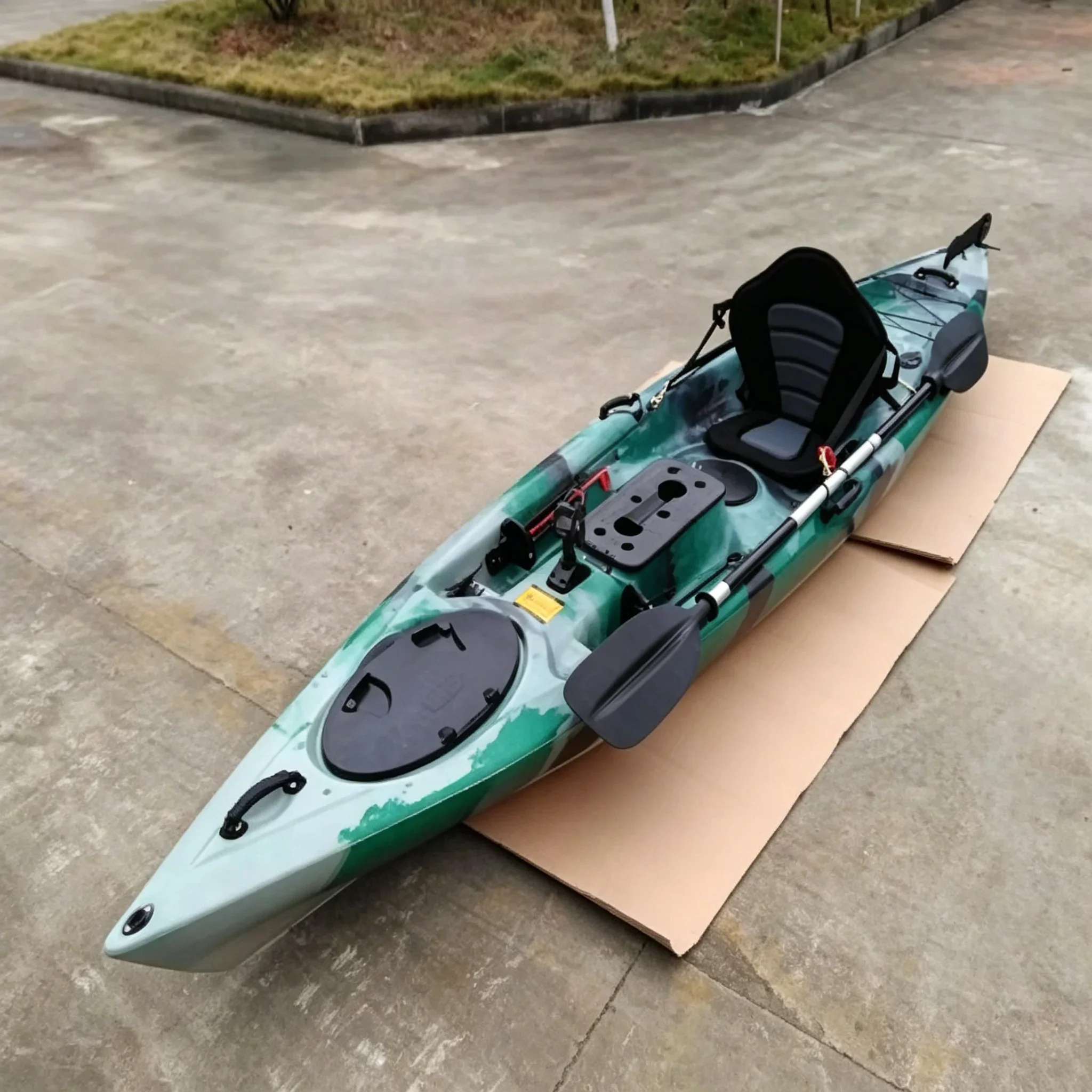 Jednoosobowy kajak wędkarski z – Fishing Rod Holder recenzja i cena